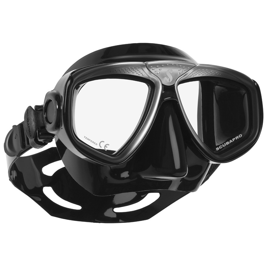 https://www.fadis-diving.fr/wp-content/uploads/2021/01/masque-zoom-evo-noir-gris_2.jpg